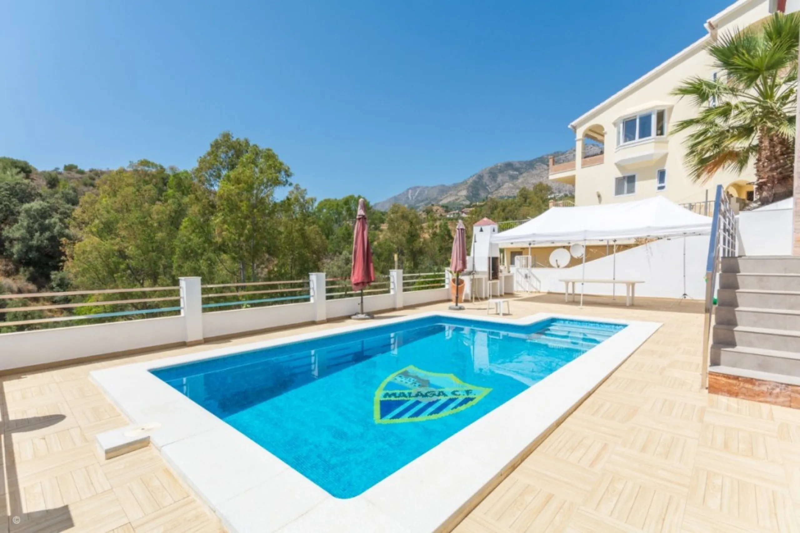 Large Villa with great qualities in Carretera de Mijas area with guest accommodation, lift and orchard.