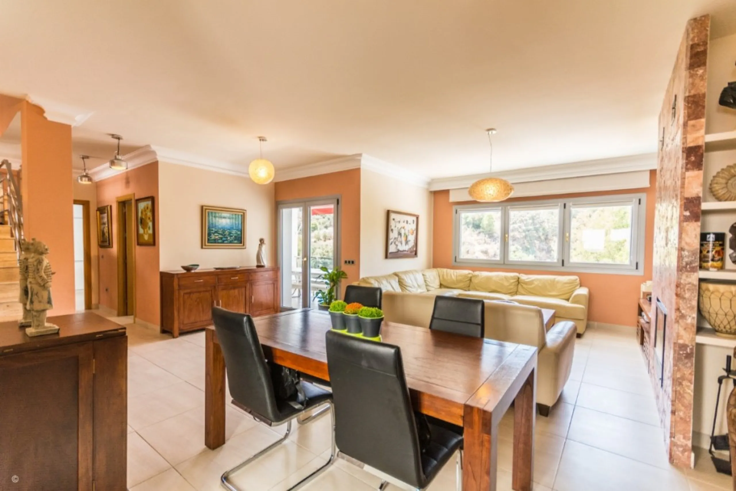 Large Villa with great qualities in Carretera de Mijas area with guest accommodation, lift and orchard.