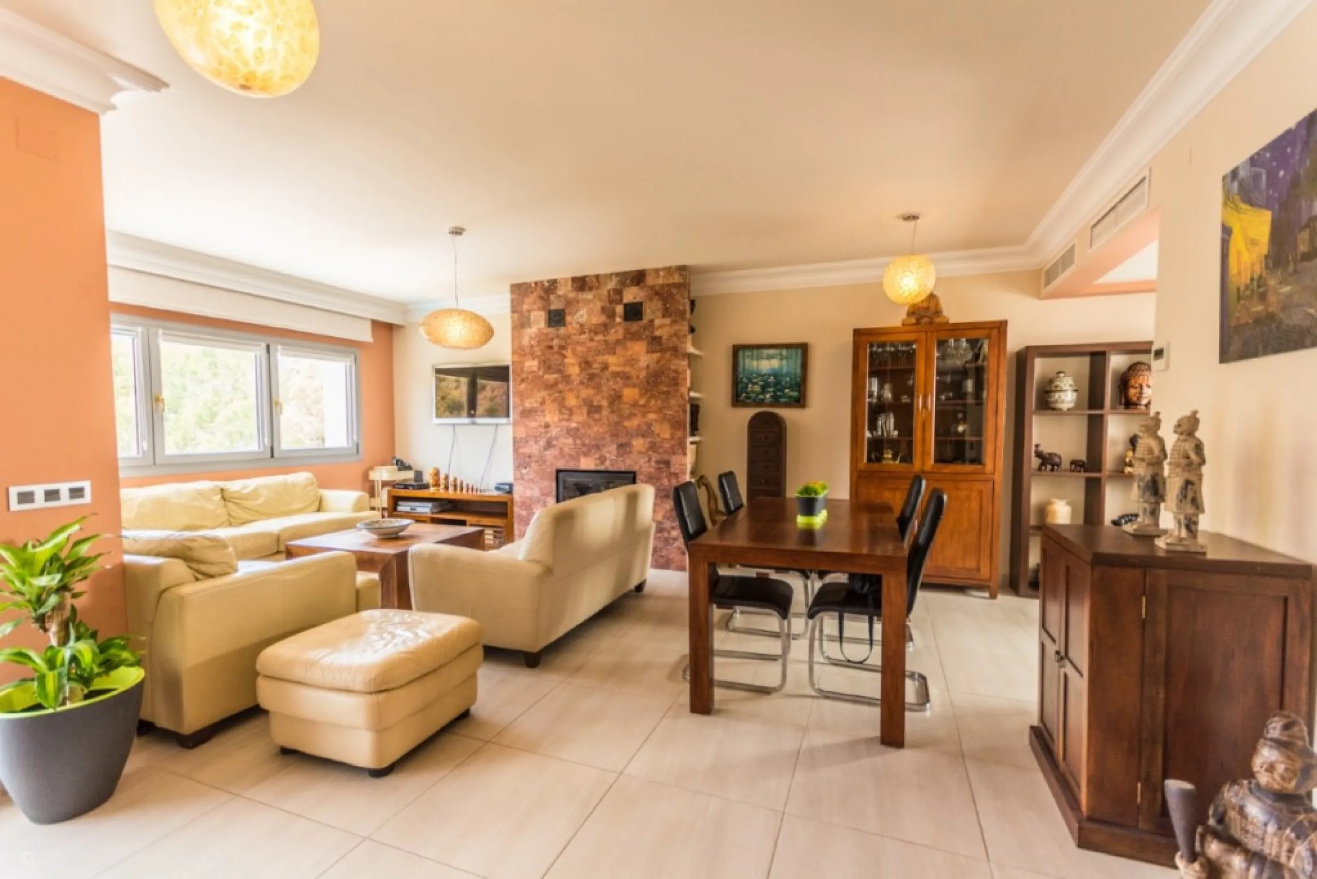 Large Villa with great qualities in Carretera de Mijas area with guest accommodation, lift and orchard.