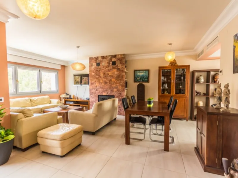 Large Villa with great qualities in Carretera de Mijas area with guest accommodation, lift and orchard.