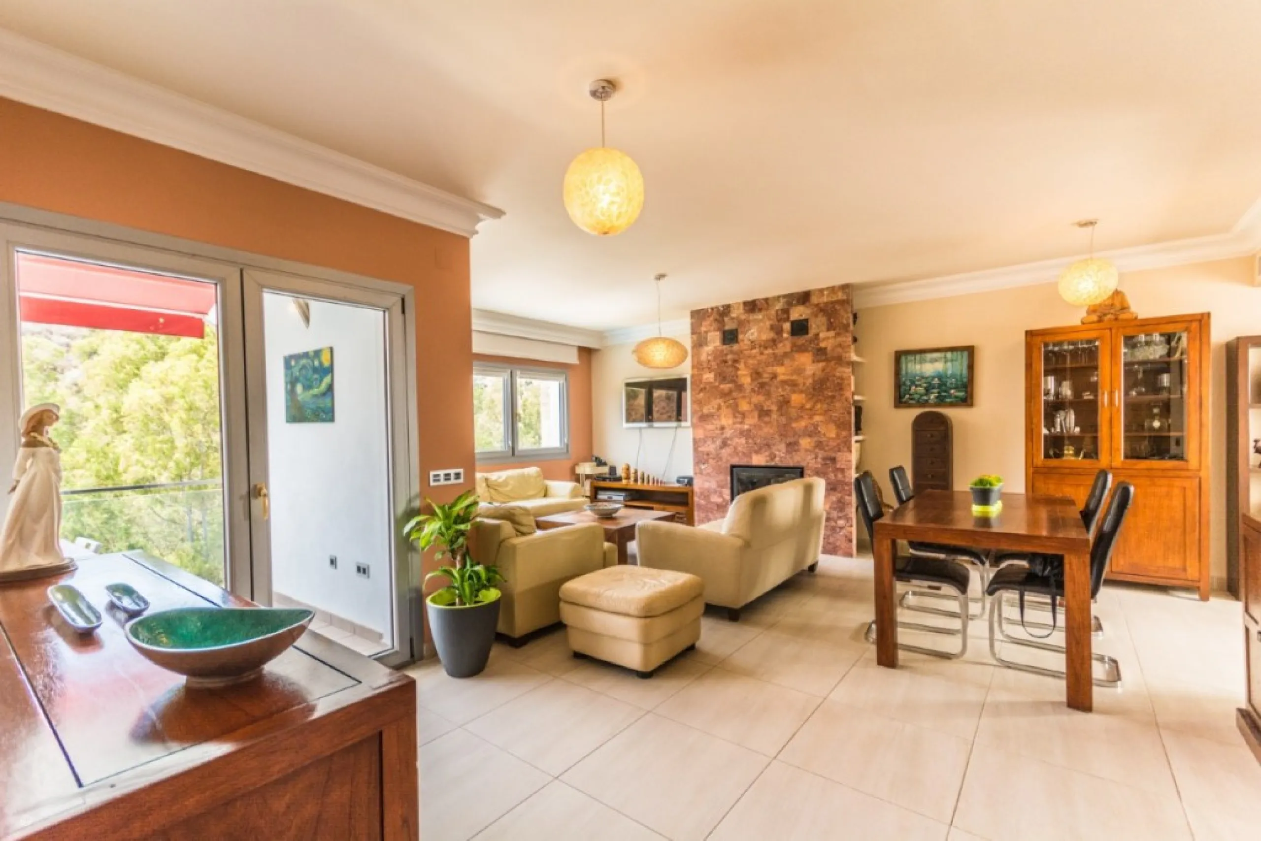 Large Villa with great qualities in Carretera de Mijas area with guest accommodation, lift and orchard.