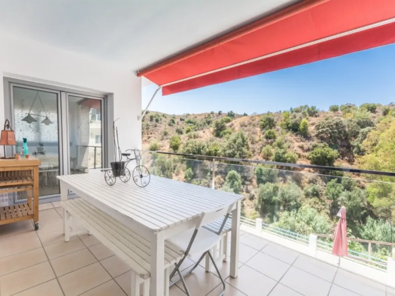 Large Villa with great qualities in Carretera de Mijas area with guest accommodation, lift and orchard.