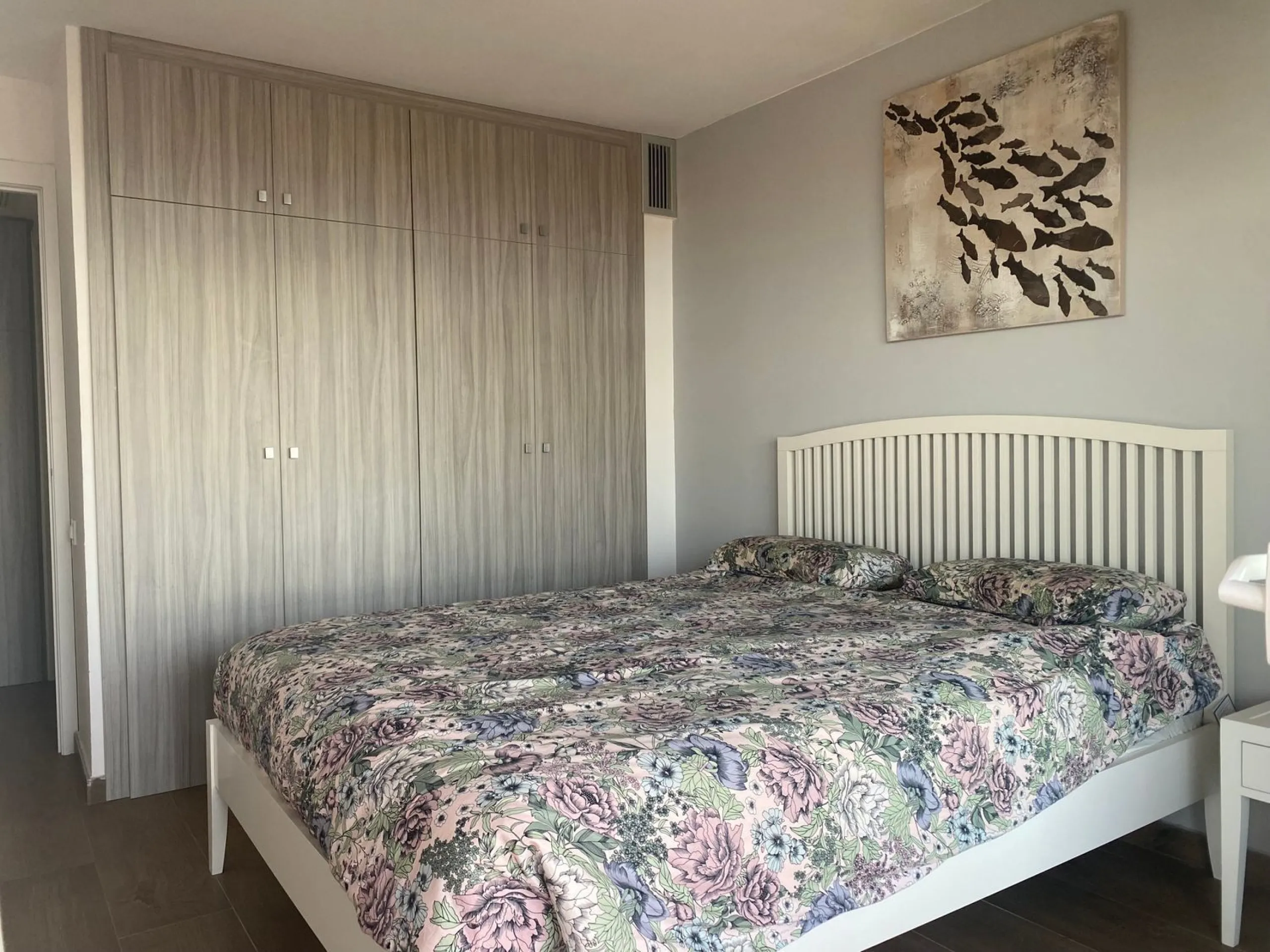 Exclusive seafront apartment in Calafell with private club access