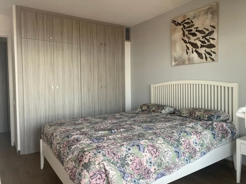 Exclusive seafront apartment in Calafell with private club access