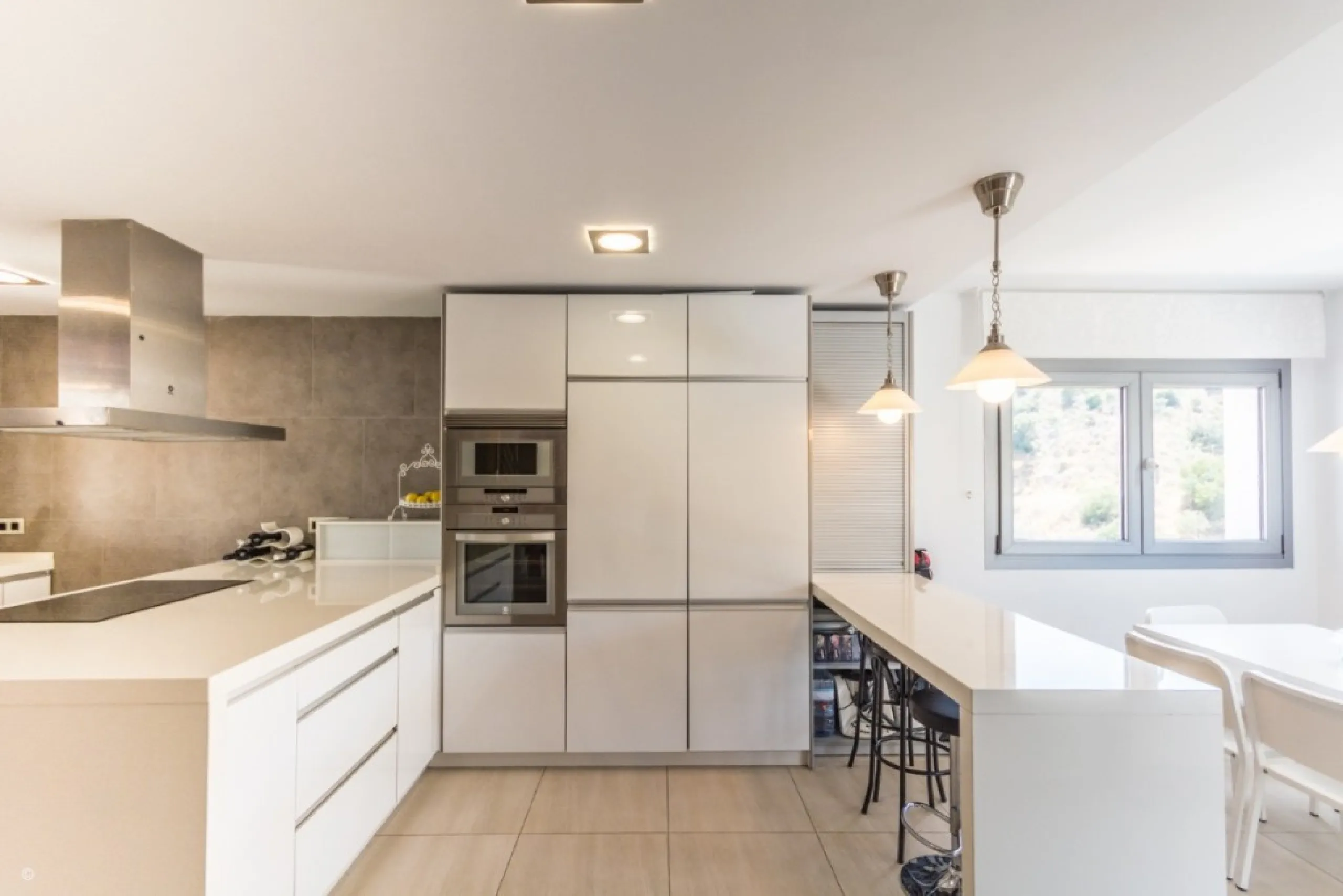 Large Villa with great qualities in Carretera de Mijas area with guest accommodation, lift and orchard.