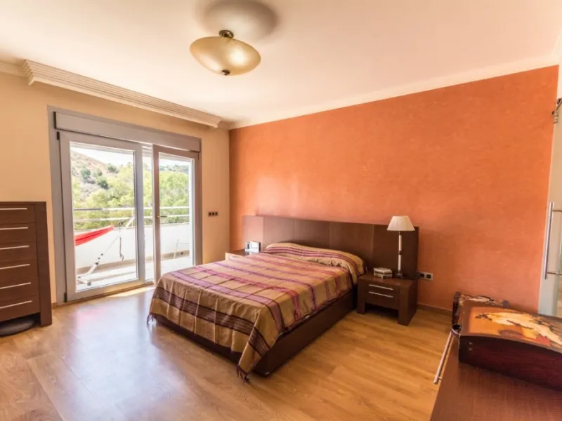 Large Villa with great qualities in Carretera de Mijas area with guest accommodation, lift and orchard.