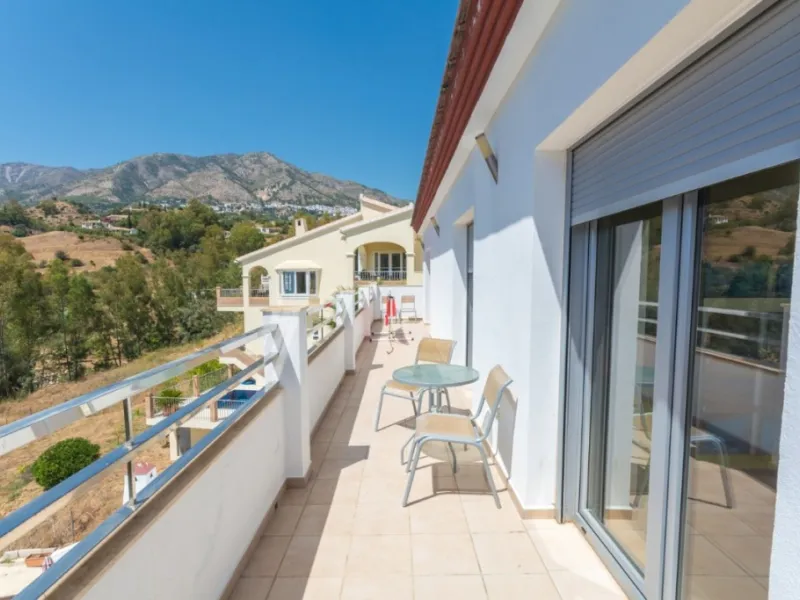 Large Villa with great qualities in Carretera de Mijas area with guest accommodation, lift and orchard.