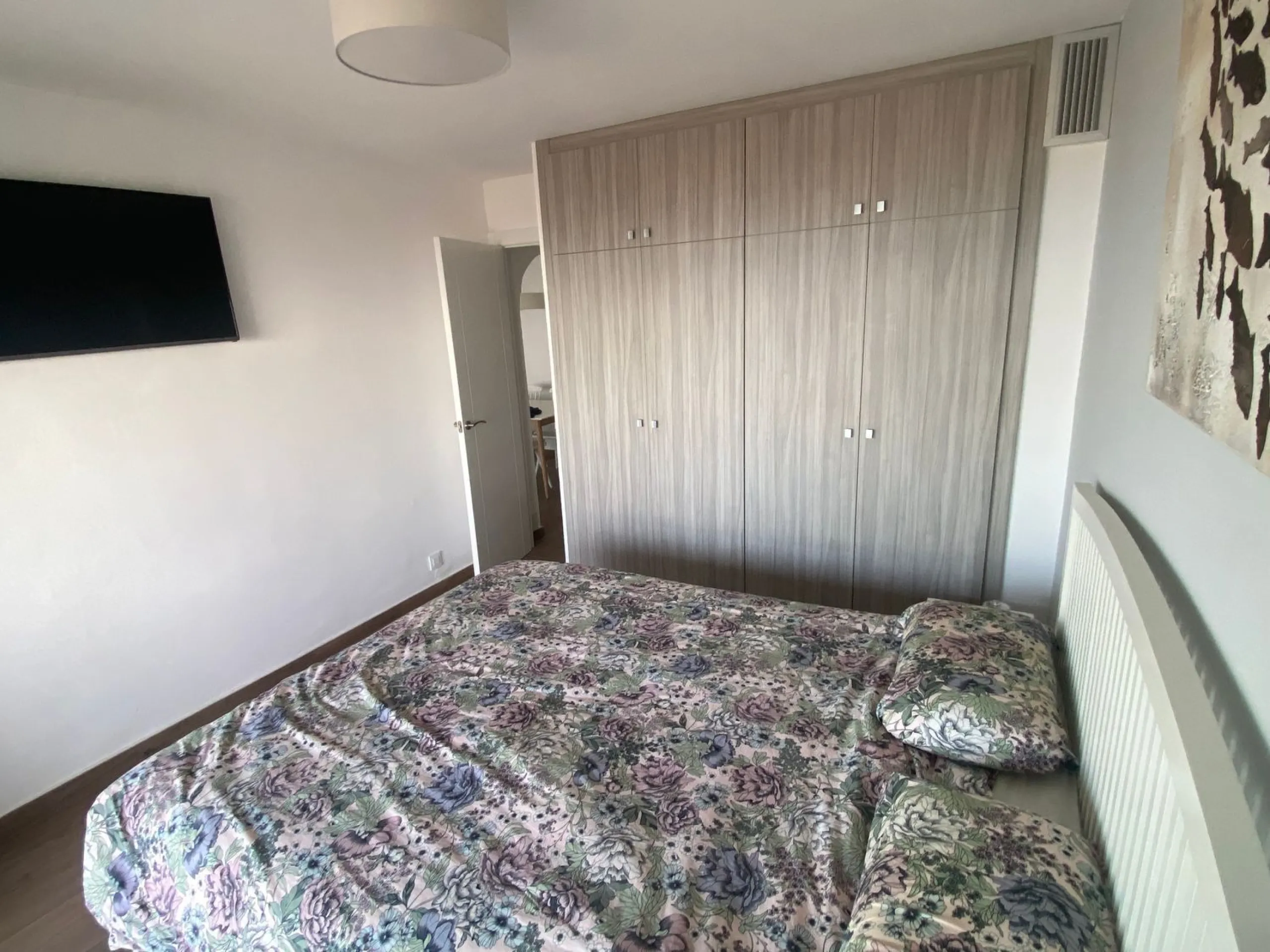 Exclusive seafront apartment in Calafell with private club access
