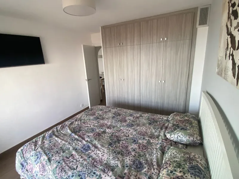 Exclusive seafront apartment in Calafell with private club access
