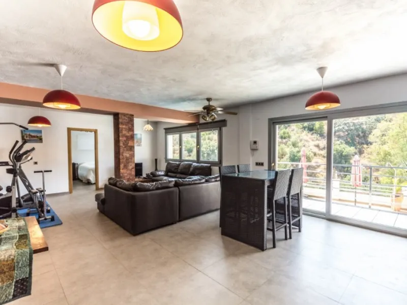 Large Villa with great qualities in Carretera de Mijas area with guest accommodation, lift and orchard.