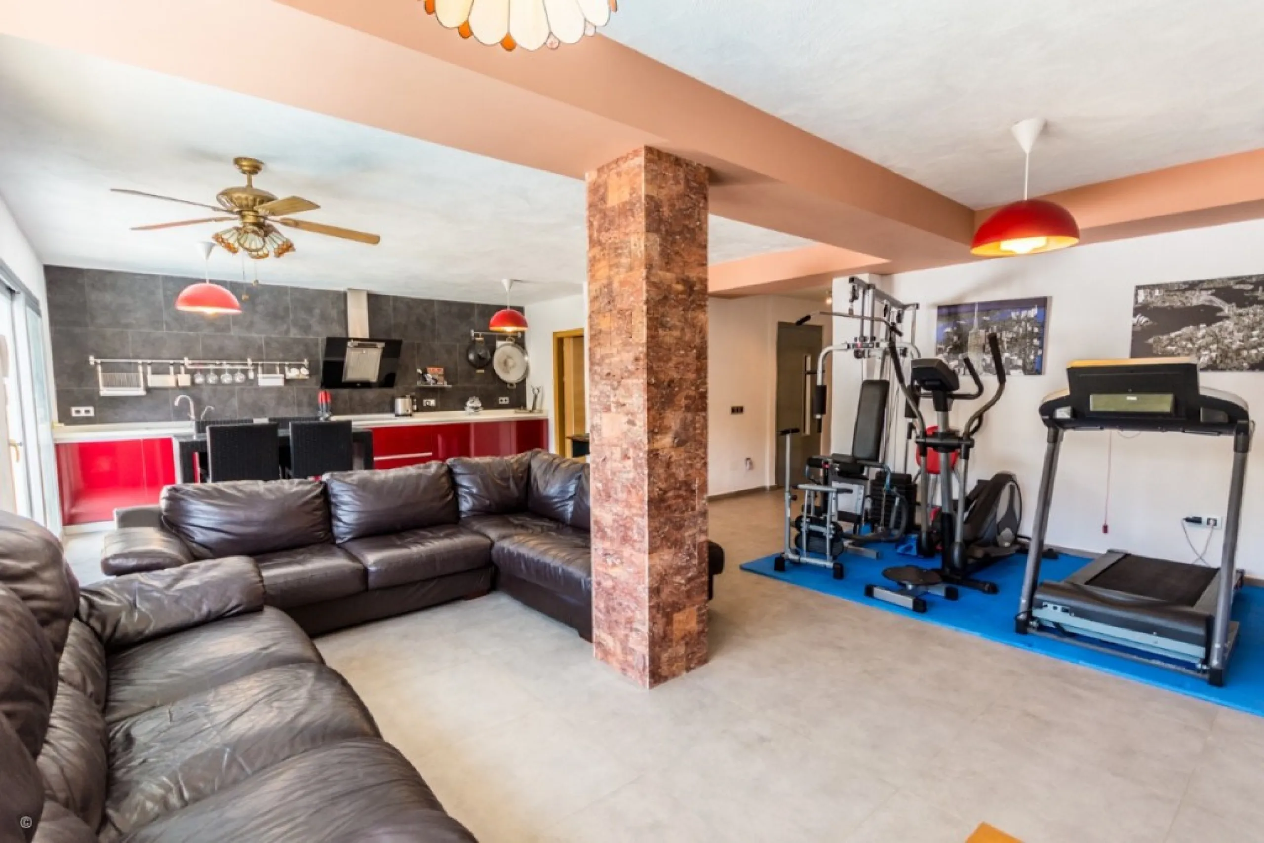 Large Villa with great qualities in Carretera de Mijas area with guest accommodation, lift and orchard.