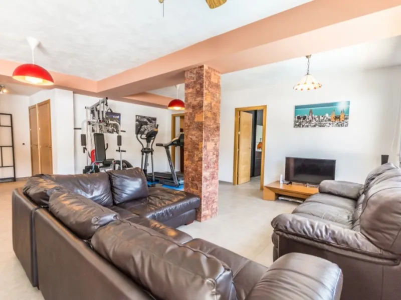 Large Villa with great qualities in Carretera de Mijas area with guest accommodation, lift and orchard.