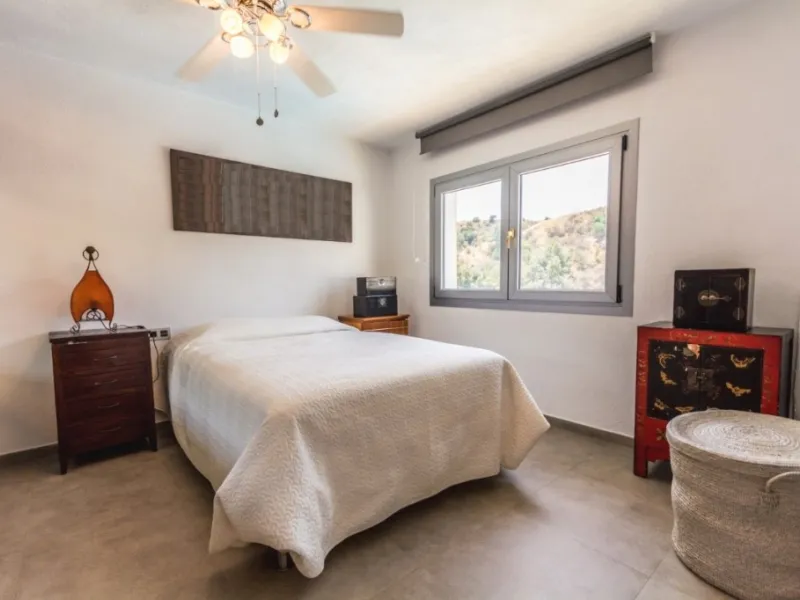 Large Villa with great qualities in Carretera de Mijas area with guest accommodation, lift and orchard.
