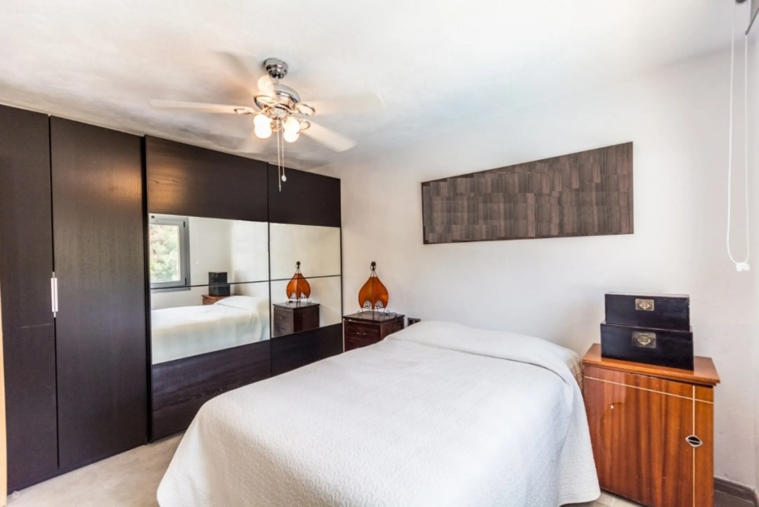 Large Villa with great qualities in Carretera de Mijas area with guest accommodation, lift and orchard.