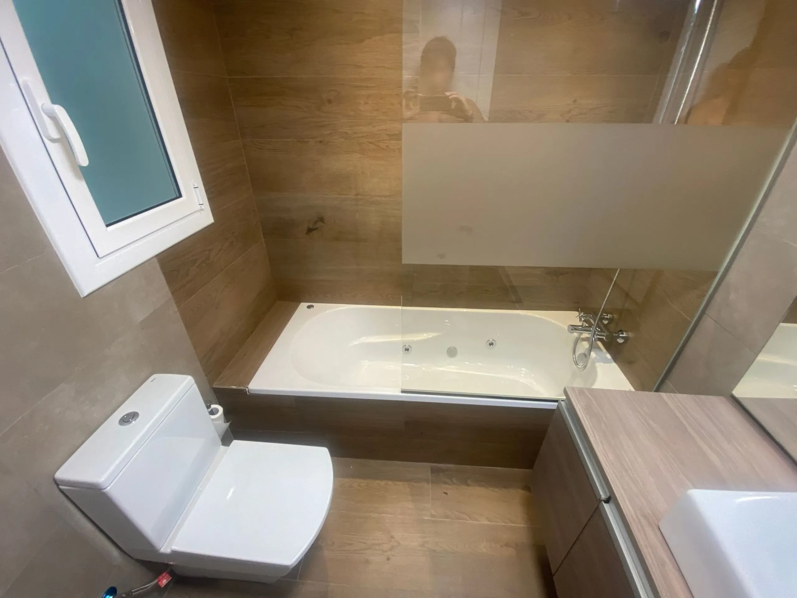 Exclusive seafront apartment in Calafell with private club access
