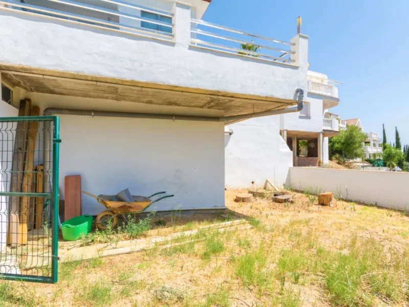Large Villa with great qualities in Carretera de Mijas area with guest accommodation, lift and orchard.