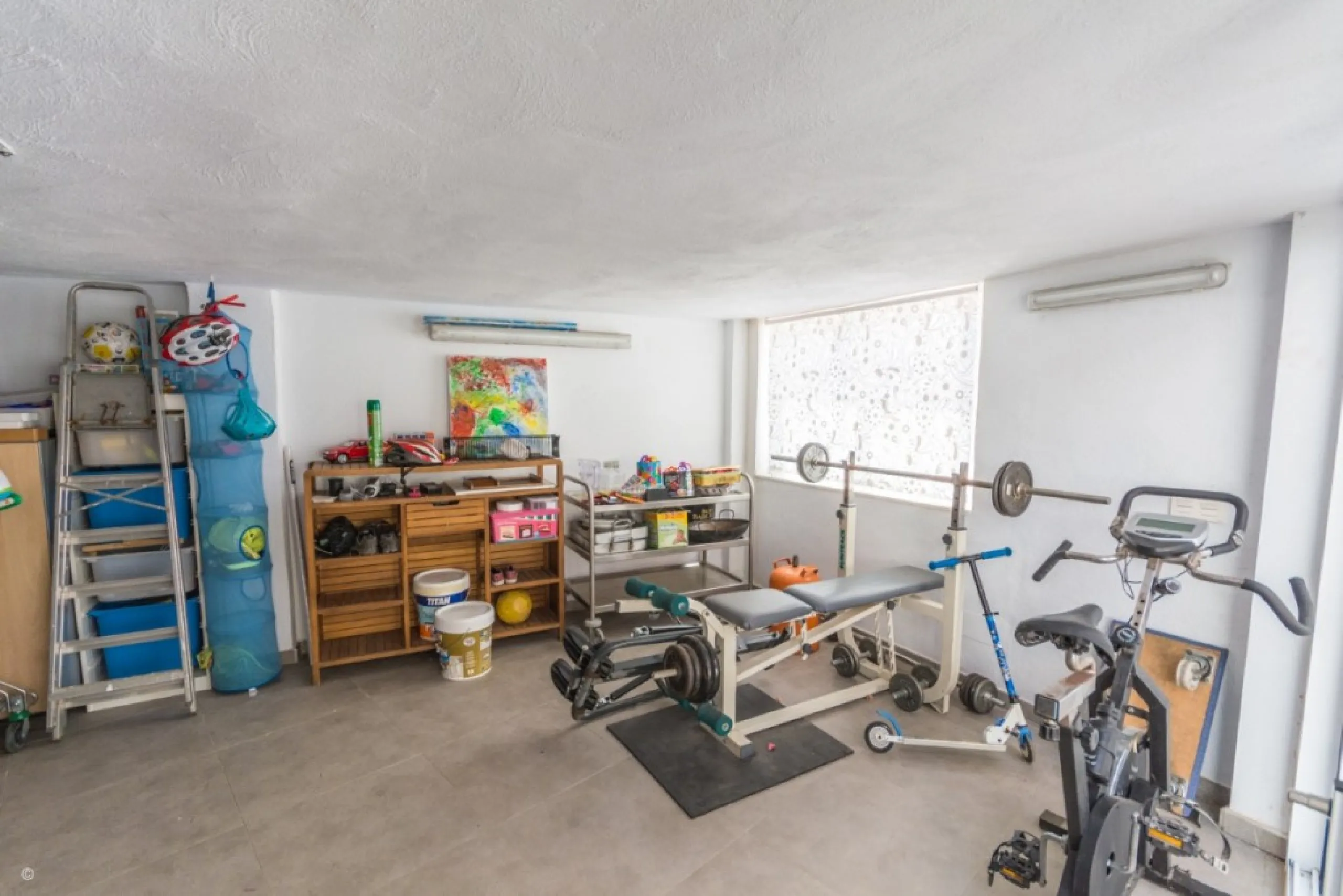 Large Villa with great qualities in Carretera de Mijas area with guest accommodation, lift and orchard.