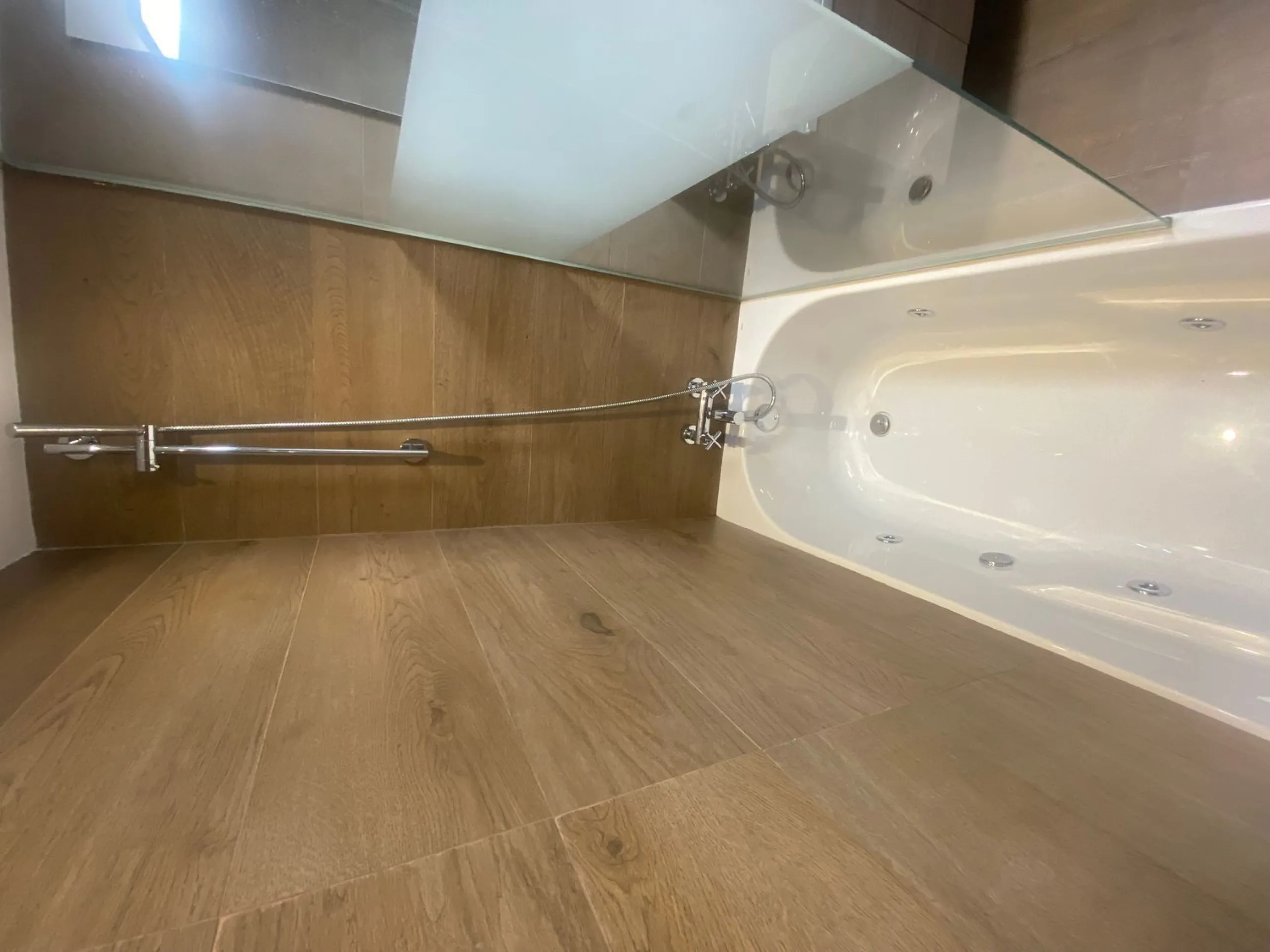 Exclusive seafront apartment in Calafell with private club access