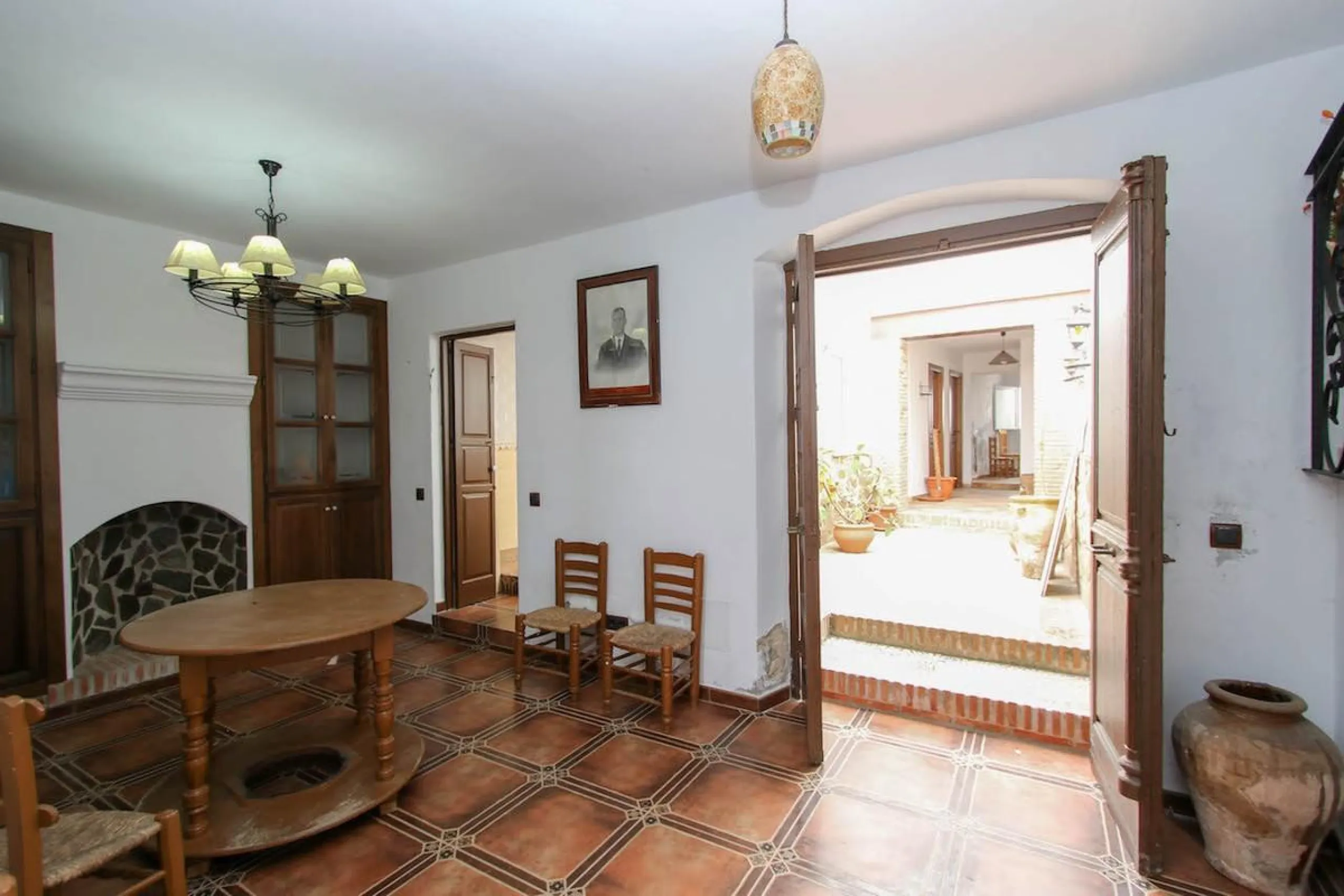 House - Townhouse в продаже в Guaro, Málaga. В доме 7 спален и 3 ванных комнат. Площадь дома 362 м²