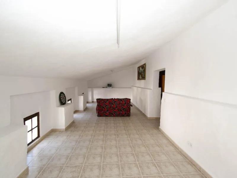House - Townhouse в продаже в Guaro, Málaga. В доме 7 спален и 3 ванных комнат. Площадь дома 362 м²