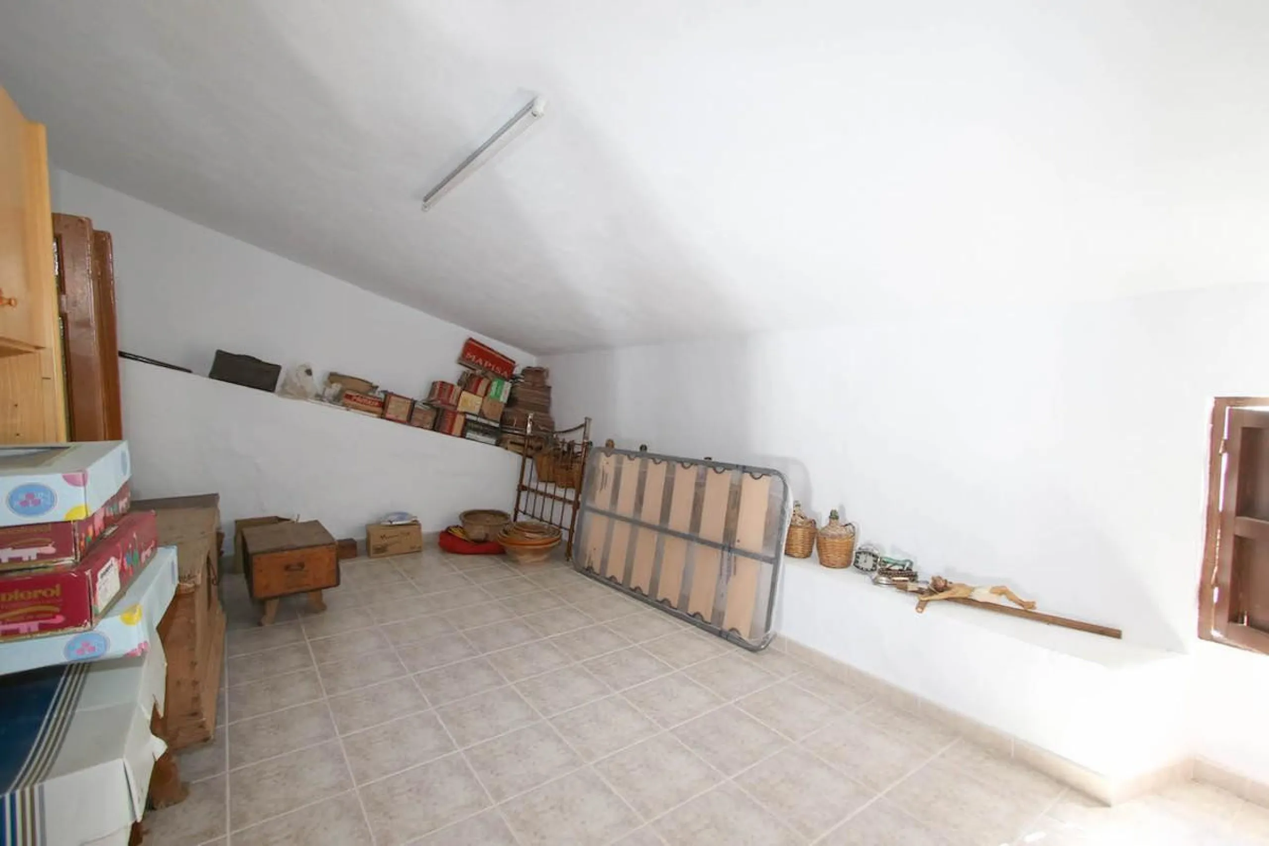 House - Townhouse в продаже в Guaro, Málaga. В доме 7 спален и 3 ванных комнат. Площадь дома 362 м²