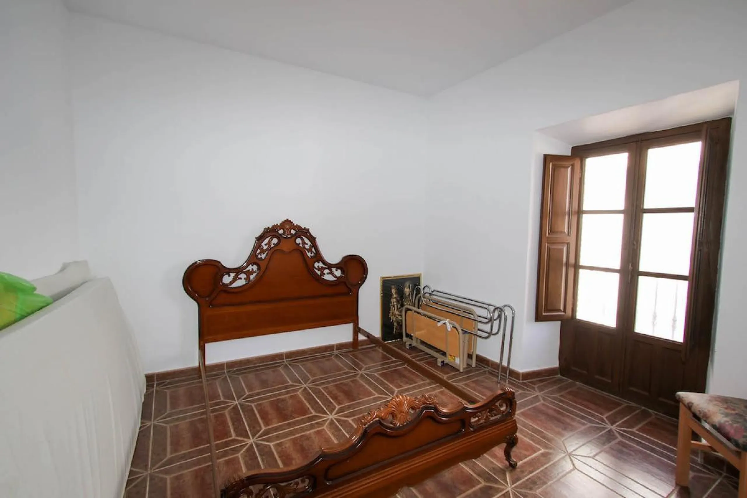 House - Townhouse в продаже в Guaro, Málaga. В доме 7 спален и 3 ванных комнат. Площадь дома 362 м²