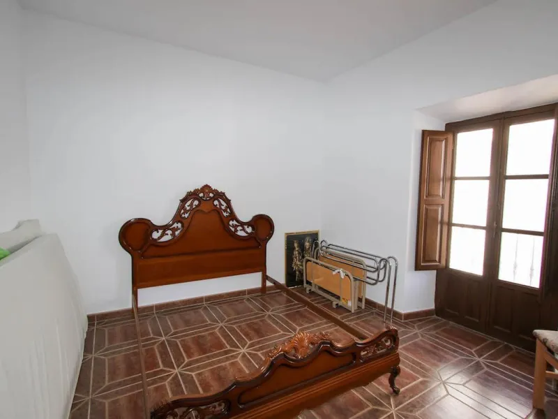 House - Townhouse в продаже в Guaro, Málaga. В доме 7 спален и 3 ванных комнат. Площадь дома 362 м²