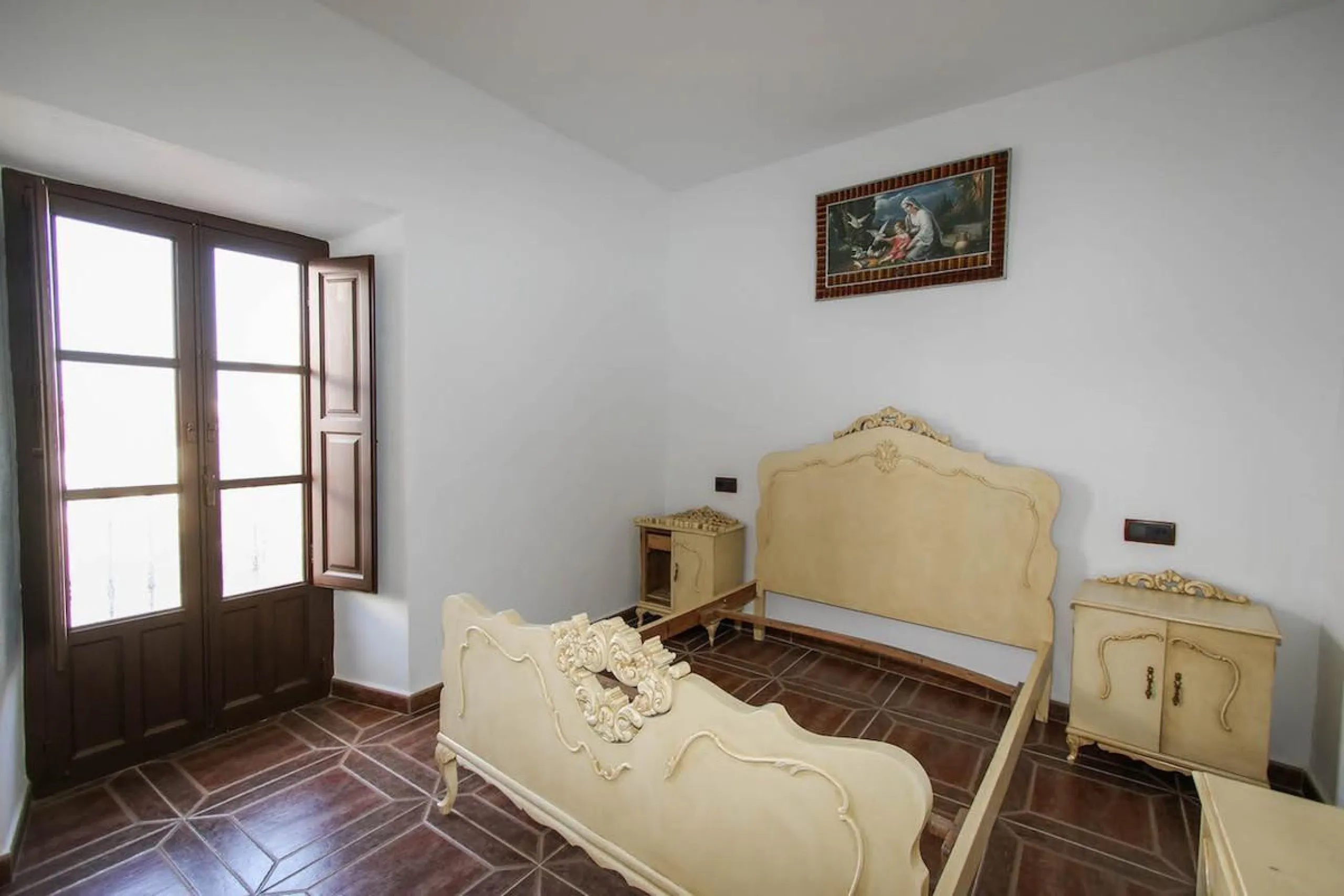 House - Townhouse в продаже в Guaro, Málaga. В доме 7 спален и 3 ванных комнат. Площадь дома 362 м²
