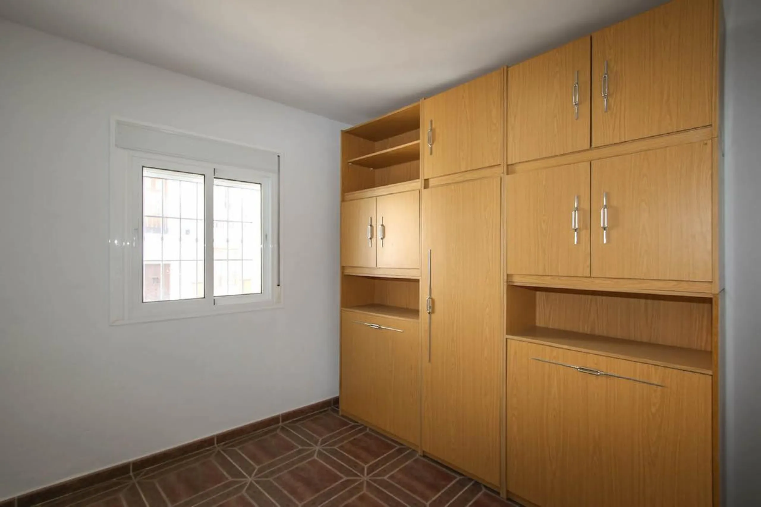 House - Townhouse в продаже в Guaro, Málaga. В доме 7 спален и 3 ванных комнат. Площадь дома 362 м²
