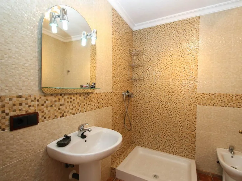 House - Townhouse в продаже в Guaro, Málaga. В доме 7 спален и 3 ванных комнат. Площадь дома 362 м²