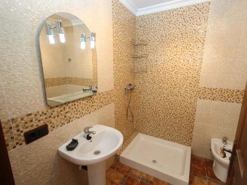 House - Townhouse в продаже в Guaro, Málaga. В доме 7 спален и 3 ванных комнат. Площадь дома 362 м²