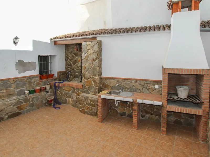 House - Townhouse в продаже в Guaro, Málaga. В доме 7 спален и 3 ванных комнат. Площадь дома 362 м²