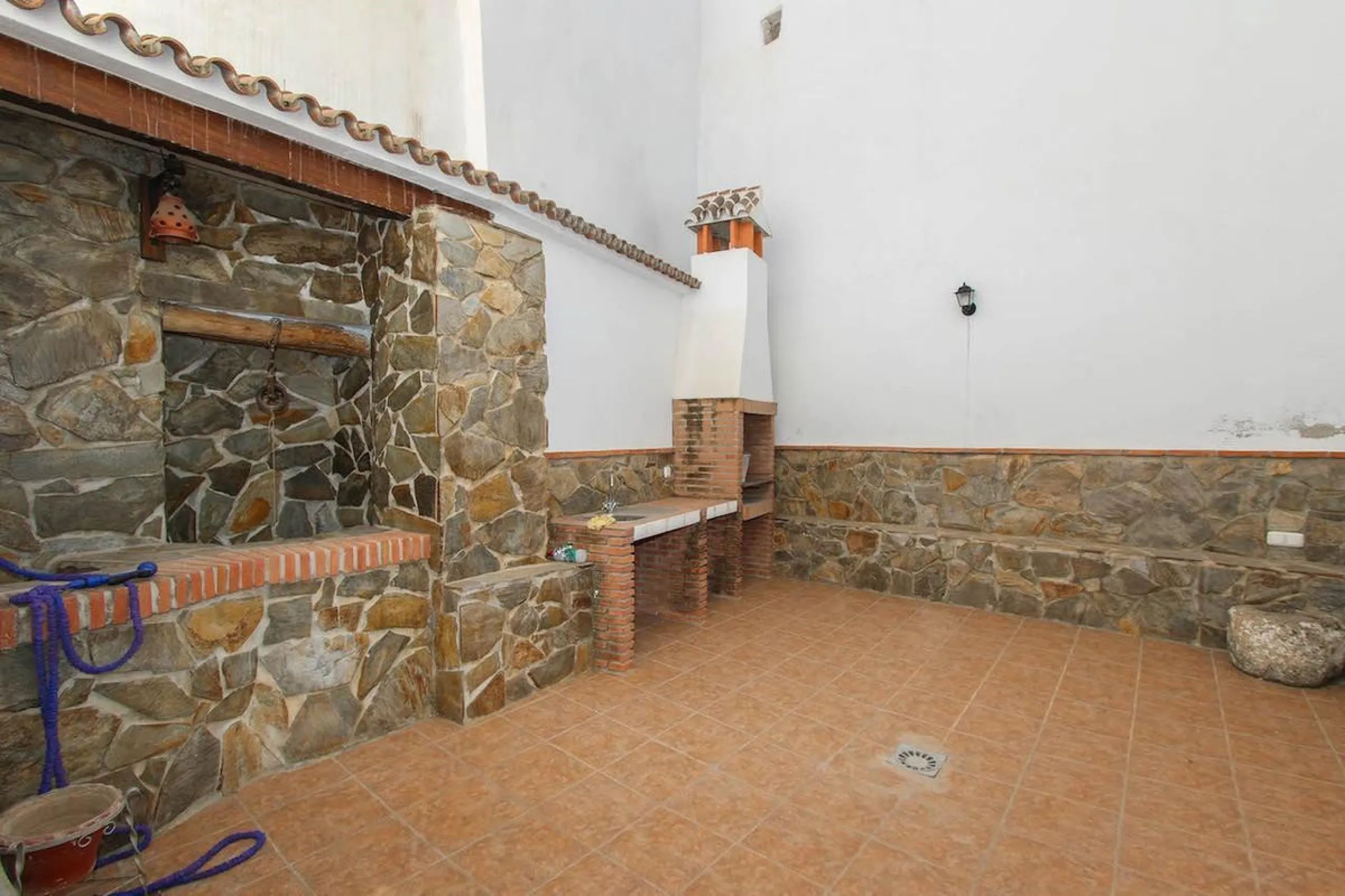 House - Townhouse в продаже в Guaro, Málaga. В доме 7 спален и 3 ванных комнат. Площадь дома 362 м²