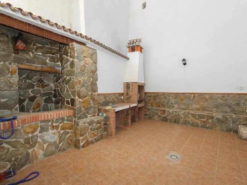 House - Townhouse в продаже в Guaro, Málaga. В доме 7 спален и 3 ванных комнат. Площадь дома 362 м²