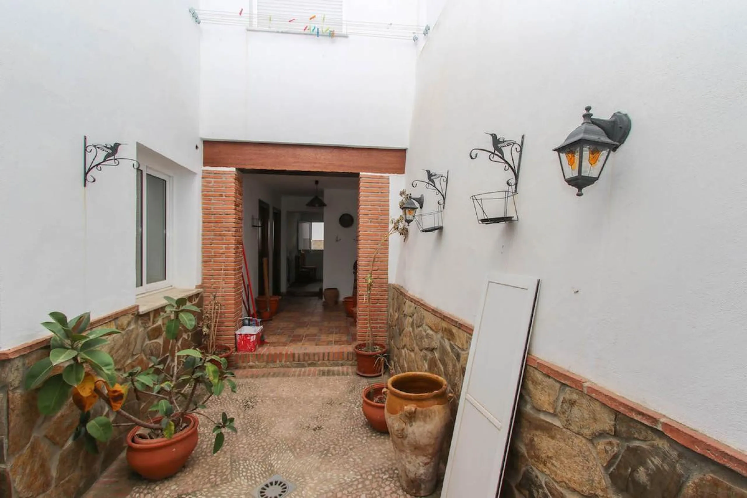House - Townhouse в продаже в Guaro, Málaga. В доме 7 спален и 3 ванных комнат. Площадь дома 362 м²
