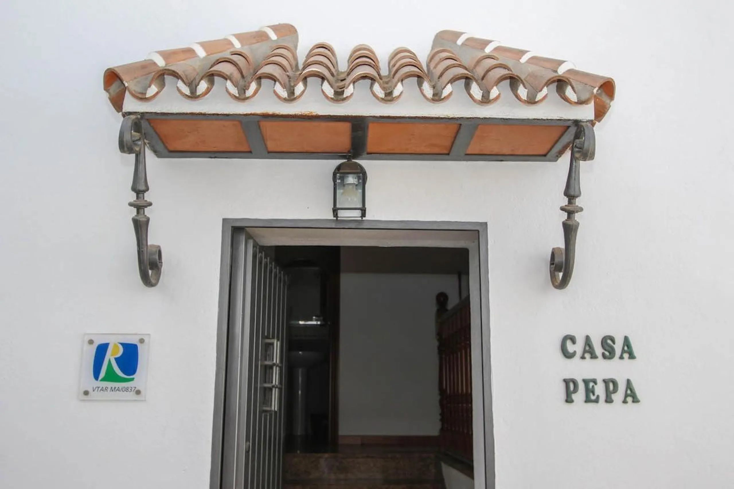 House - Townhouse в продаже в Guaro, Málaga. В доме 7 спален и 3 ванных комнат. Площадь дома 362 м²