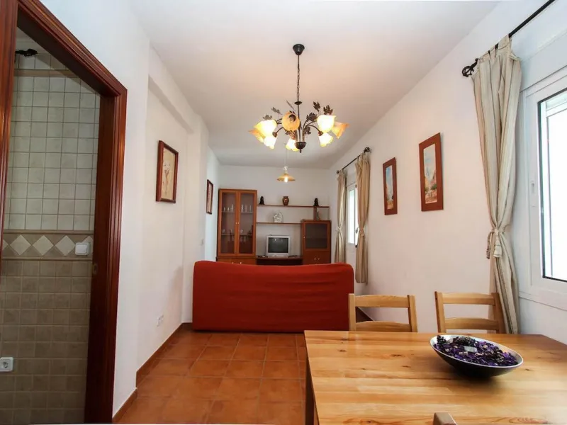 House - Townhouse в продаже в Guaro, Málaga. В доме 7 спален и 3 ванных комнат. Площадь дома 362 м²