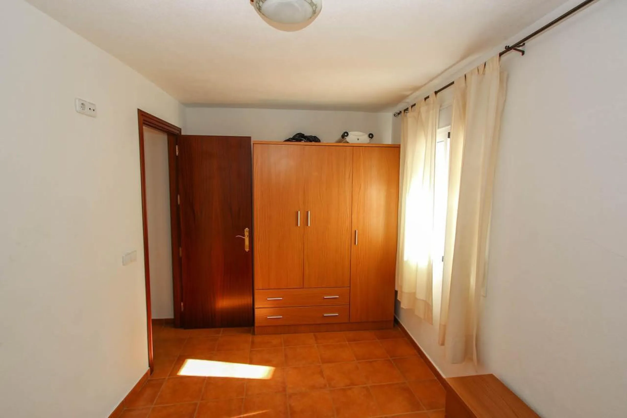 House - Townhouse в продаже в Guaro, Málaga. В доме 7 спален и 3 ванных комнат. Площадь дома 362 м²