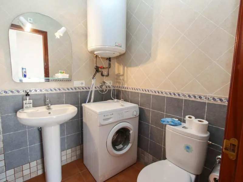 House - Townhouse в продаже в Guaro, Málaga. В доме 7 спален и 3 ванных комнат. Площадь дома 362 м²