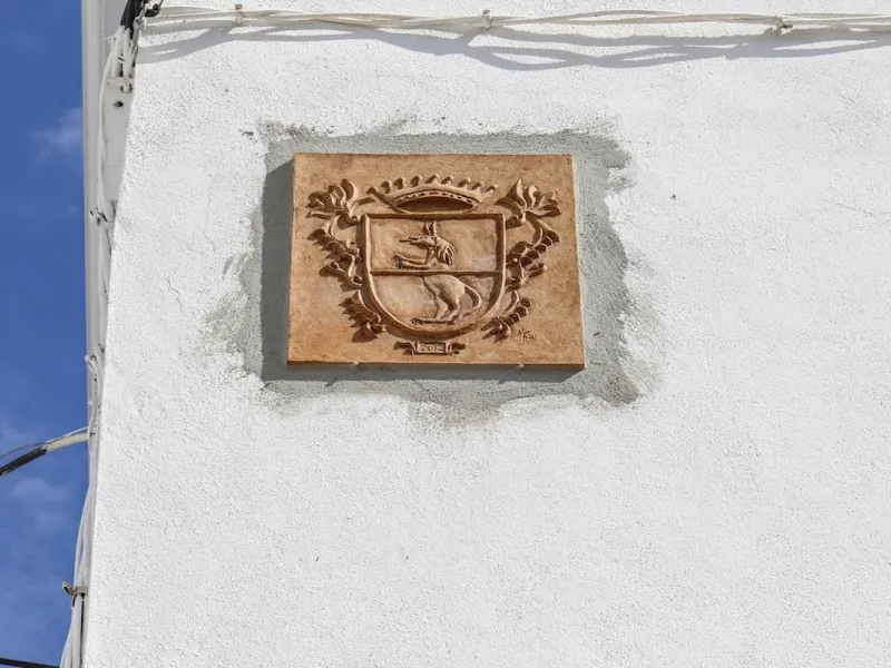 House - Townhouse в продаже в Guaro, Málaga. В доме 7 спален и 3 ванных комнат. Площадь дома 362 м²