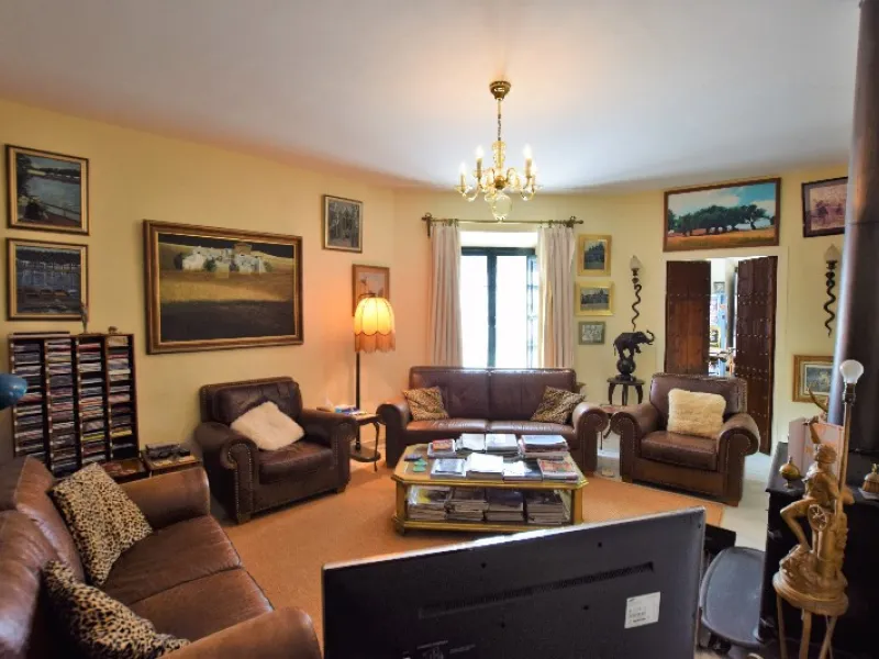 House - Detached Villa в продаже в Ronda, Málaga. В доме 5 спален и 5 ванных комнат. Площадь дома 404 м². Площадь участка 194 м²