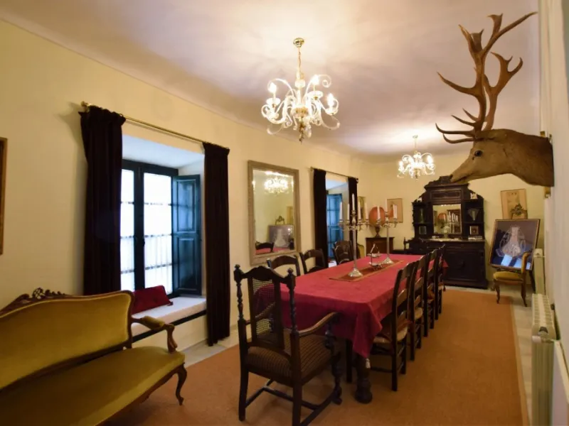 House - Detached Villa в продаже в Ronda, Málaga. В доме 5 спален и 5 ванных комнат. Площадь дома 404 м². Площадь участка 194 м²