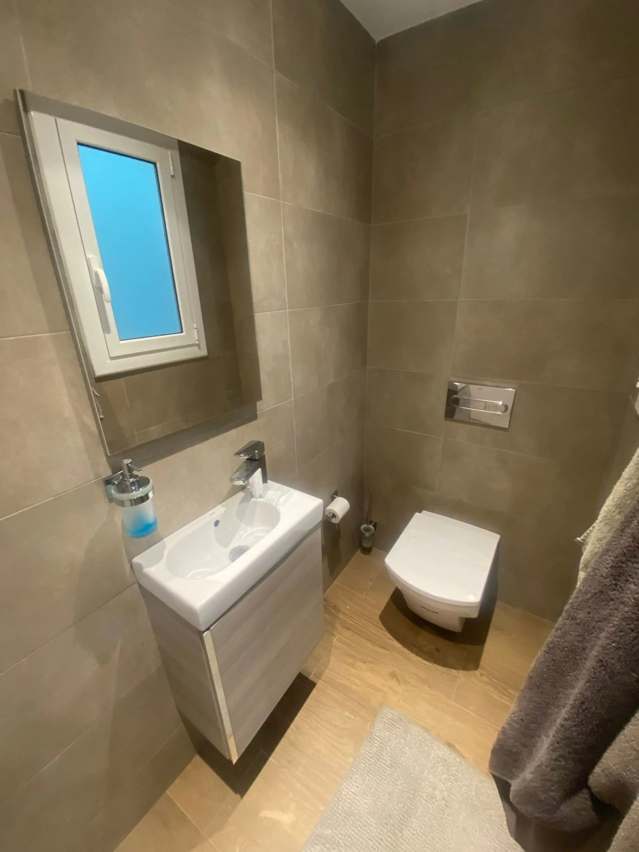 Exclusive seafront apartment in Calafell with private club access