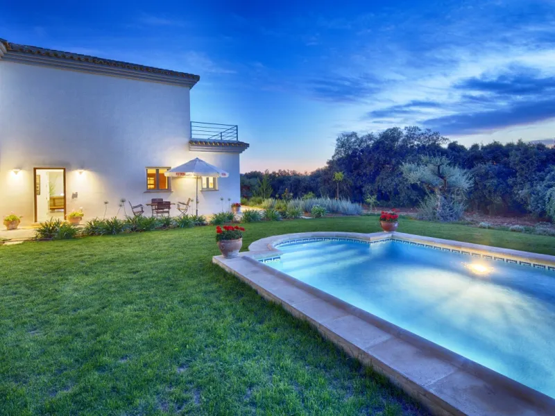 AN OUTSTANDING OPPORTUNITY to own an IMPRESSIVE FINCA OF 30,000M2 OF FLAT LAND with 1,000 walnut trees and a beautiful, stylish modern home with a private swimming pool and exceptional views.