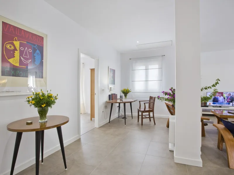 AN OUTSTANDING OPPORTUNITY to own an IMPRESSIVE FINCA OF 30,000M2 OF FLAT LAND with 1,000 walnut trees and a beautiful, stylish modern home with a private swimming pool and exceptional views.