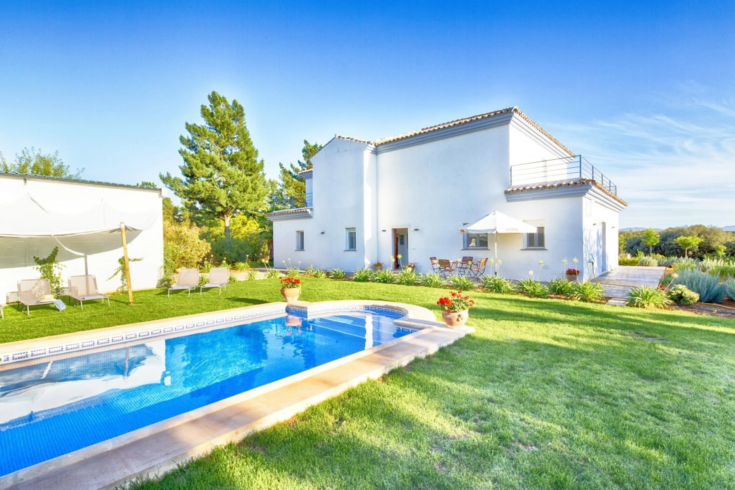 AN OUTSTANDING OPPORTUNITY to own an IMPRESSIVE FINCA OF 30,000M2 OF FLAT LAND with 1,000 walnut trees and a beautiful, stylish modern home with a private swimming pool and exceptional views.