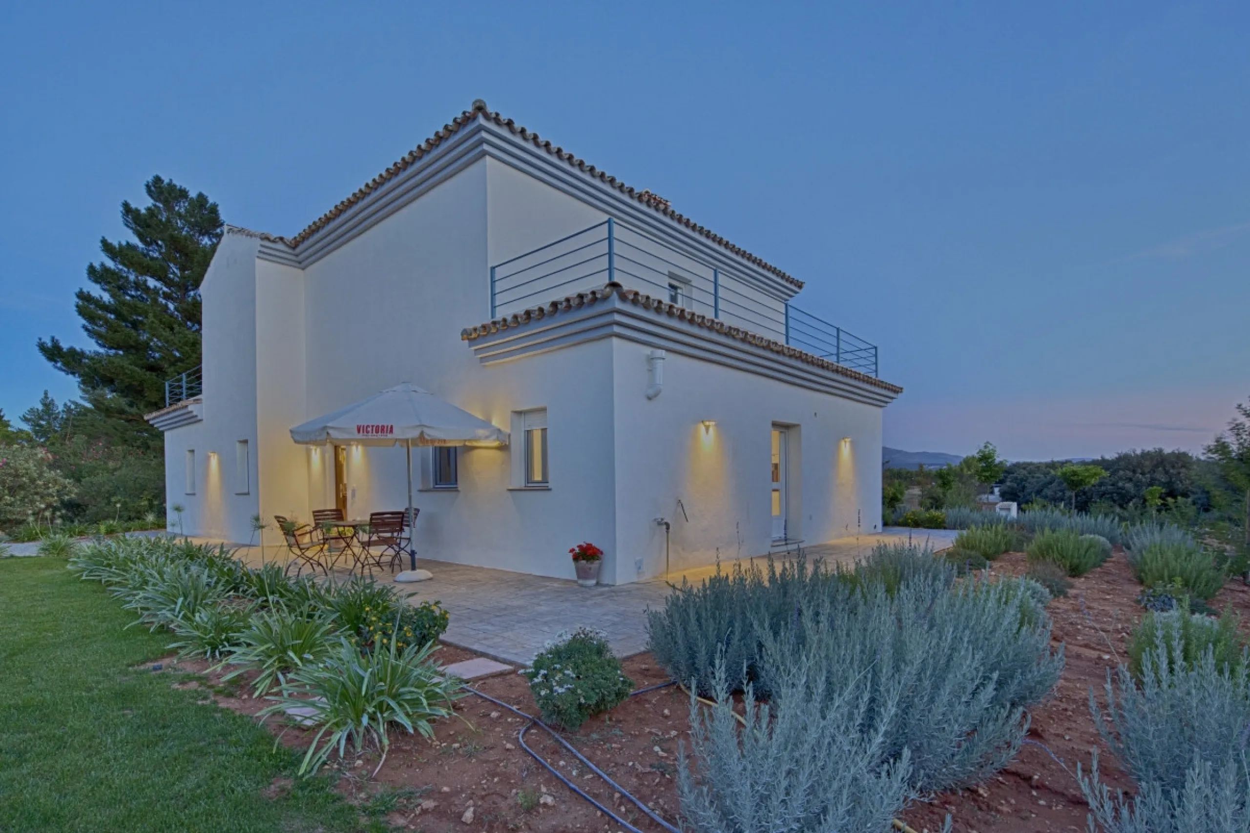 AN OUTSTANDING OPPORTUNITY to own an IMPRESSIVE FINCA OF 30,000M2 OF FLAT LAND with 1,000 walnut trees and a beautiful, stylish modern home with a private swimming pool and exceptional views.