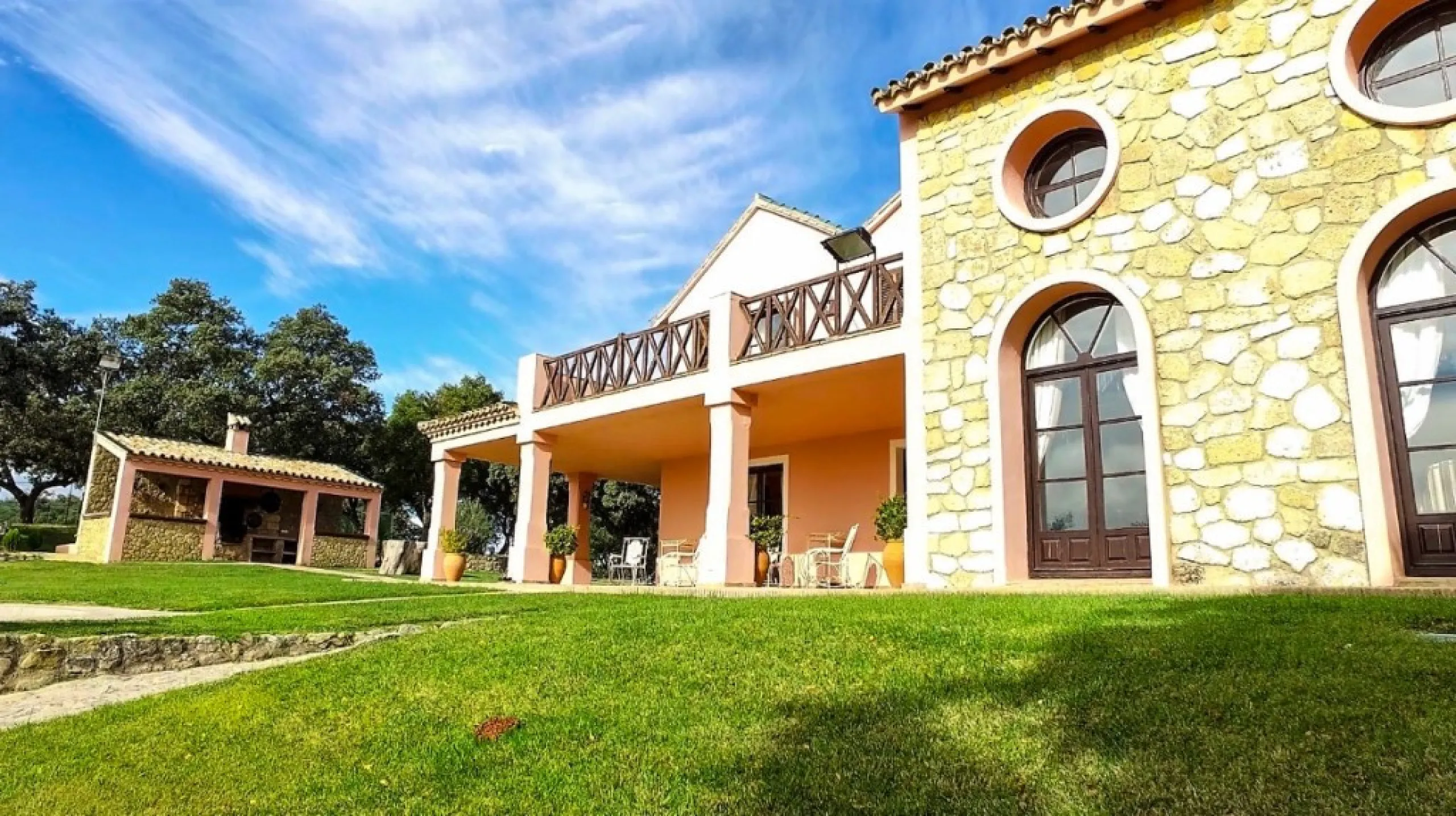 Außergewöhnliches Landgut mit Weinbergen in der Serranía de Ronda