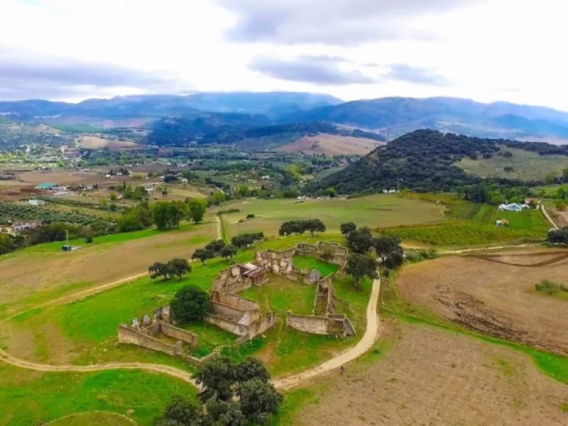 Außergewöhnliches Landgut mit Weinbergen in der Serranía de Ronda