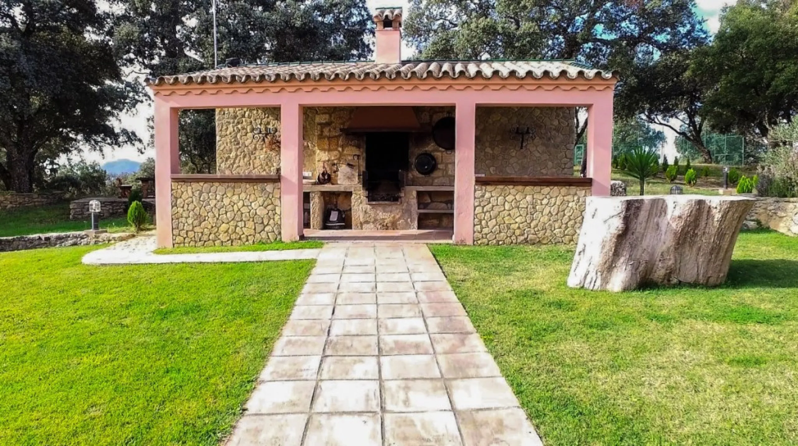 Außergewöhnliches Landgut mit Weinbergen in der Serranía de Ronda